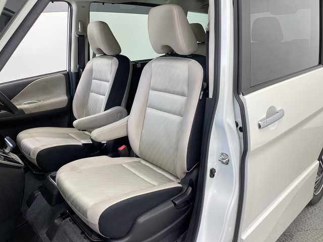 日産 セレナ e－パワー ハイウェイスター V 栃木県 2021(令3)年 3.6万km ブリリアントホワイトパール 純正SDナビ/（CD/DVD/フルセグTV/Bluetooth/SD）/全方位カメラ/プロパイロット/コーナーセンサー/ビルトインETC/前方ドライブレコーダー/両側パワースライドドア/禁煙車/オートライト/LEDヘッドライト/横滑り防止装置/フォグランプ/スマートキー/プッシュスタート/ステアリングスイッチ/革巻きステアリング/ウィンカーミラー/純正15インチアルミホイール/純正フロアマット