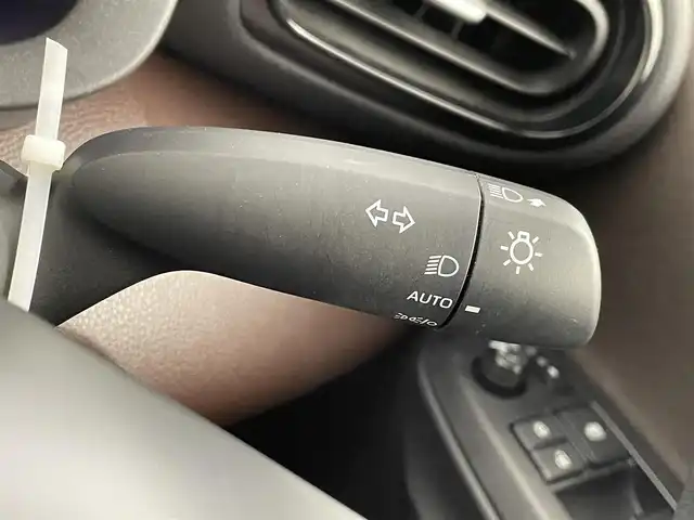 トヨタ ヤリスクロス ハイブリッド Z 千葉県 2021(令3)年 2.4万km ブラックマイカ/ベージュ 2トーン セーフティセンス（衝突回避支援パッケージ）/・プリクラッシュセーフティ/・レーントレーシングアシスト/・レーダークルーズコントロール/・オートマチックハイビーム/・ロードサインアシスト/純正8インチディスプレイオーディオ/・メモリーナビ/・Bluetooth/・全方位カメラ/・USB端子/ブラインドスポットモニター/トヨタチームメイト/アドバンストパーク/パワーバックドア/ハーフレザーシート/パワーシート/スマートキー/ステアリグヒーター/前後コーナーセンサー