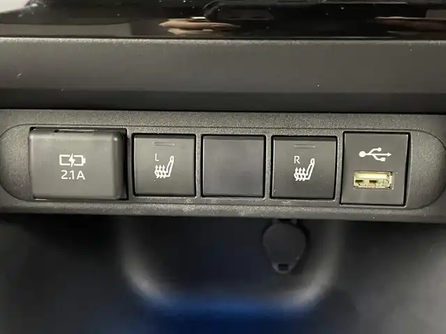 トヨタ ヤリスクロス ハイブリッド Z 千葉県 2021(令3)年 2.4万km ブラックマイカ/ベージュ 2トーン セーフティセンス（衝突回避支援パッケージ）/・プリクラッシュセーフティ/・レーントレーシングアシスト/・レーダークルーズコントロール/・オートマチックハイビーム/・ロードサインアシスト/純正8インチディスプレイオーディオ/・メモリーナビ/・Bluetooth/・全方位カメラ/・USB端子/ブラインドスポットモニター/トヨタチームメイト/アドバンストパーク/パワーバックドア/ハーフレザーシート/パワーシート/スマートキー/ステアリグヒーター/前後コーナーセンサー