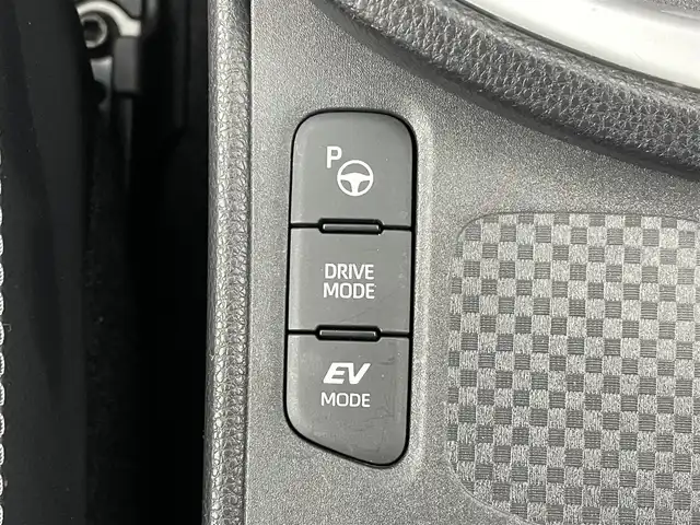 トヨタ ヤリスクロス ハイブリッド Z 千葉県 2021(令3)年 2.4万km ブラックマイカ/ベージュ 2トーン セーフティセンス（衝突回避支援パッケージ）/・プリクラッシュセーフティ/・レーントレーシングアシスト/・レーダークルーズコントロール/・オートマチックハイビーム/・ロードサインアシスト/純正8インチディスプレイオーディオ/・メモリーナビ/・Bluetooth/・全方位カメラ/・USB端子/ブラインドスポットモニター/トヨタチームメイト/アドバンストパーク/パワーバックドア/ハーフレザーシート/パワーシート/スマートキー/ステアリグヒーター/前後コーナーセンサー