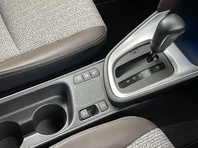 トヨタ ヤリスクロス ハイブリッド Z 千葉県 2021(令3)年 2.4万km ブラックマイカ/ベージュ 2トーン セーフティセンス（衝突回避支援パッケージ）/・プリクラッシュセーフティ/・レーントレーシングアシスト/・レーダークルーズコントロール/・オートマチックハイビーム/・ロードサインアシスト/純正8インチディスプレイオーディオ/・メモリーナビ/・Bluetooth/・全方位カメラ/・USB端子/ブラインドスポットモニター/トヨタチームメイト/アドバンストパーク/パワーバックドア/ハーフレザーシート/パワーシート/スマートキー/ステアリグヒーター/前後コーナーセンサー