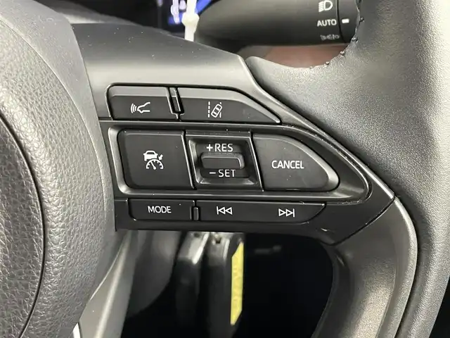 トヨタ ヤリスクロス ハイブリッド Z 千葉県 2021(令3)年 2.4万km ブラックマイカ/ベージュ 2トーン セーフティセンス（衝突回避支援パッケージ）/・プリクラッシュセーフティ/・レーントレーシングアシスト/・レーダークルーズコントロール/・オートマチックハイビーム/・ロードサインアシスト/純正8インチディスプレイオーディオ/・メモリーナビ/・Bluetooth/・全方位カメラ/・USB端子/ブラインドスポットモニター/トヨタチームメイト/アドバンストパーク/パワーバックドア/ハーフレザーシート/パワーシート/スマートキー/ステアリグヒーター/前後コーナーセンサー