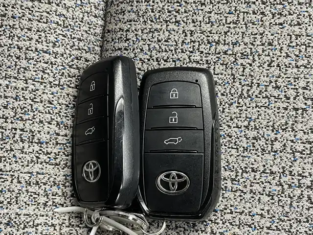 トヨタ ヤリスクロス ハイブリッド Z 千葉県 2021(令3)年 2.4万km ブラックマイカ/ベージュ 2トーン セーフティセンス（衝突回避支援パッケージ）/・プリクラッシュセーフティ/・レーントレーシングアシスト/・レーダークルーズコントロール/・オートマチックハイビーム/・ロードサインアシスト/純正8インチディスプレイオーディオ/・メモリーナビ/・Bluetooth/・全方位カメラ/・USB端子/ブラインドスポットモニター/トヨタチームメイト/アドバンストパーク/パワーバックドア/ハーフレザーシート/パワーシート/スマートキー/ステアリグヒーター/前後コーナーセンサー