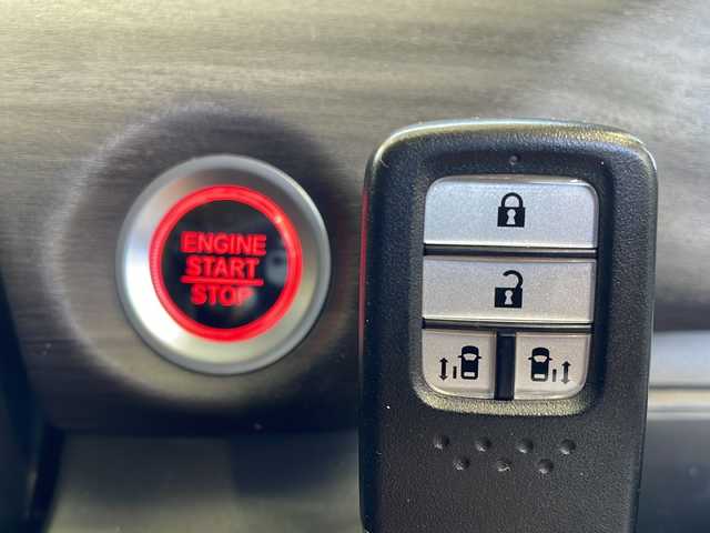 ホンダ フリード G ホンダセンシング 愛媛県 2019(令1)年 6.3万km モダンスティールM ワンオーナー/社外ナビ/・フルセグ/CD/DVD/BT/バックカメラ/ビルトインETC/ホンダセンシング/レーダークルーズコントロール/両側パワースライドドア/ステアリングスイッチ/前ドライブレコーダー/スマートキー/プッシュスタート/ウィンカーミラー