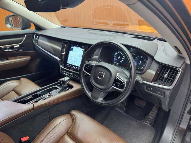 ボルボ Ｖ９０ クロスカントリー D4 AWD サマム 千葉県 2019(令1)年 5.9万km グレーＭ ブラウンレザー/harmankardonサウンド　/HUD　/ACC　/ナビ　/TV　/360°　/Bluetooth接続　/自動駐車　/シートヒーター/ベンチレーション　/電動リアゲート　/LEDヘッドライト　/衝突軽減B　/BSM　/LKA　/ETC　/ドラレコ