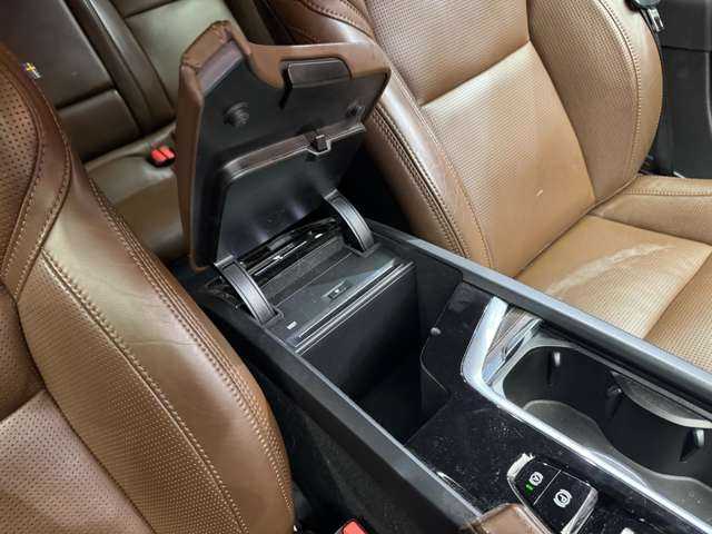 ボルボ Ｖ９０ クロスカントリー D4 AWD サマム 千葉県 2019(令1)年 5.9万km グレーＭ ブラウンレザー/harmankardonサウンド　/HUD　/ACC　/ナビ　/TV　/360°　/Bluetooth接続　/自動駐車　/シートヒーター/ベンチレーション　/電動リアゲート　/LEDヘッドライト　/衝突軽減B　/BSM　/LKA　/ETC　/ドラレコ