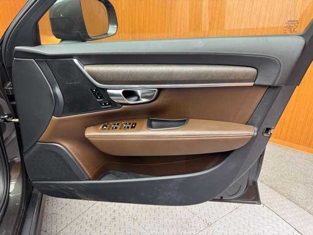 ボルボ Ｖ９０ クロスカントリー D4 AWD サマム 千葉県 2019(令1)年 5.9万km グレーＭ ブラウンレザー/harmankardonサウンド　/HUD　/ACC　/ナビ　/TV　/360°　/Bluetooth接続　/自動駐車　/シートヒーター/ベンチレーション　/電動リアゲート　/LEDヘッドライト　/衝突軽減B　/BSM　/LKA　/ETC　/ドラレコ