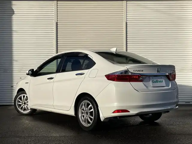 ホンダ グレイス ハイブリッド EX 福島県 2015(平27)年 4.3万km ホワイトオーキッドパール 純正メモリーナビ/CD/DVD/SD/BT/フルセグTV/社外16インチAW(純正16AW＋夏タイヤ積込)/あんしんパッケージ/コンフォートビューパッケージ/クルーズコントロール/ハーフレザーシート/シートヒーター/バックカメラ/ステアリングリモコン/パドルシフト/ドライブレコーダー/オートライト/LEDヘッドライト/フォグライト/ビルトインETC/プッシュスタート/ドアバイザー/フロアマット