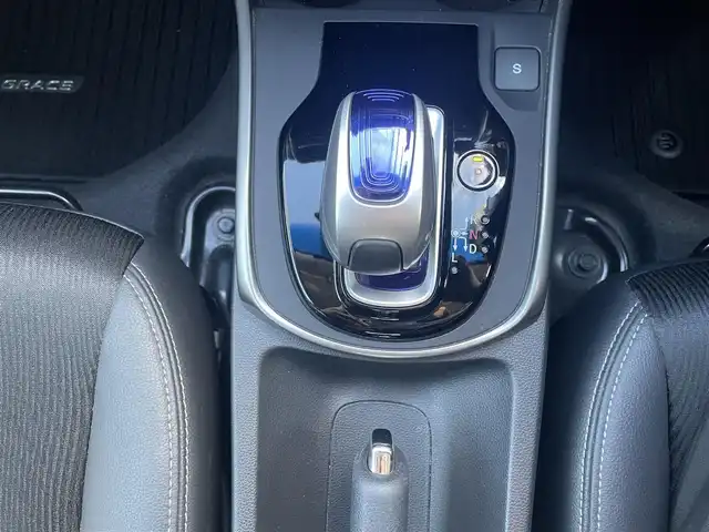 ホンダ グレイス ハイブリッド EX 福島県 2015(平27)年 4.3万km ホワイトオーキッドパール 純正メモリーナビ/CD/DVD/SD/BT/フルセグTV/社外16インチAW(純正16AW＋夏タイヤ積込)/あんしんパッケージ/コンフォートビューパッケージ/クルーズコントロール/ハーフレザーシート/シートヒーター/バックカメラ/ステアリングリモコン/パドルシフト/ドライブレコーダー/オートライト/LEDヘッドライト/フォグライト/ビルトインETC/プッシュスタート/ドアバイザー/フロアマット