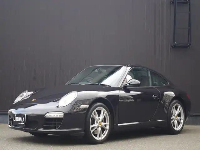 ポルシェ ９１１ カレラ 福岡県 2010(平22)年 5.7万km バサルトブラックメタリック スポーツクロノパッケージ/禁煙車/黒革シート/ナビ・フルセグTV/CD/DVD/Bluetooth/バックカメラ/ETC/シートヒーター/純正18インチAW/純正キセノンヘッドライト/USB入力端子