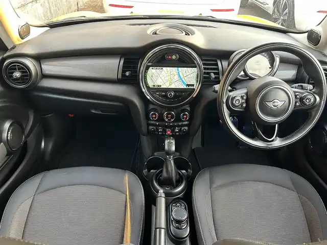 ＭＩＮＩ ミニ クーパー D 熊本県 2018(平30)年 4.4万km ボルカニックオレンジ ・スマートキー/・プッシュスタート/・インテリジェントセーフティ/・クルーズコントロール(追従式)/・純正HDDナビ/　【Bluetooth・USB・AUX】/・ドライブレコーダー(前後録画)/・フォグランプ/・純正マット