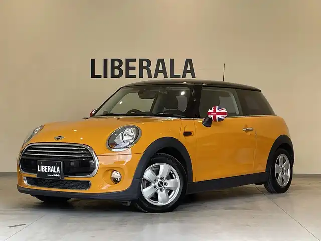 ＭＩＮＩ ミニ クーパー D 熊本県 2018(平30)年 4.4万km ボルカニックオレンジ ・スマートキー/・プッシュスタート/・インテリジェントセーフティ/・クルーズコントロール(追従式)/・純正HDDナビ/　【Bluetooth・USB・AUX】/・ドライブレコーダー(前後録画)/・フォグランプ/・純正マット