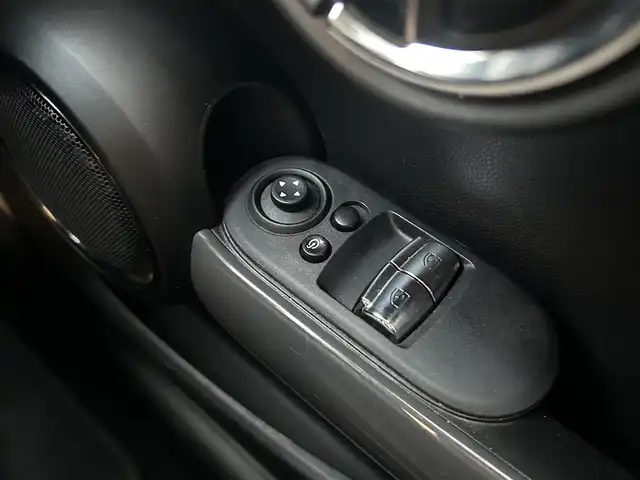 ＭＩＮＩ ミニ クーパー D 熊本県 2018(平30)年 4.4万km ボルカニックオレンジ ・スマートキー/・プッシュスタート/・インテリジェントセーフティ/・クルーズコントロール(追従式)/・純正HDDナビ/　【Bluetooth・USB・AUX】/・ドライブレコーダー(前後録画)/・フォグランプ/・純正マット
