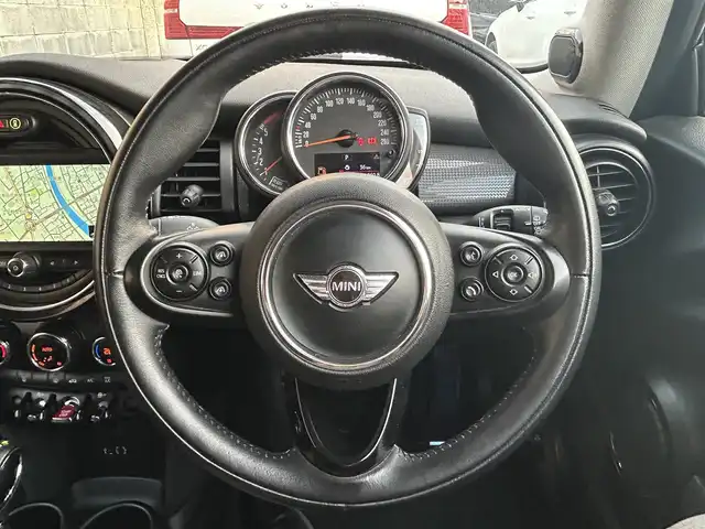 ＭＩＮＩ ミニ クーパー D 熊本県 2018(平30)年 4.4万km ボルカニックオレンジ ・スマートキー/・プッシュスタート/・インテリジェントセーフティ/・クルーズコントロール(追従式)/・純正HDDナビ/　【Bluetooth・USB・AUX】/・ドライブレコーダー(前後録画)/・フォグランプ/・純正マット