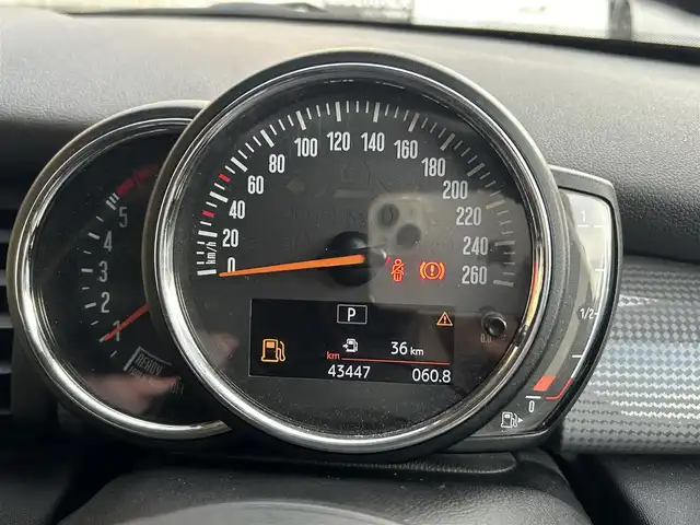 ＭＩＮＩ ミニ クーパー D 熊本県 2018(平30)年 4.4万km ボルカニックオレンジ ・スマートキー/・プッシュスタート/・インテリジェントセーフティ/・クルーズコントロール(追従式)/・純正HDDナビ/　【Bluetooth・USB・AUX】/・ドライブレコーダー(前後録画)/・フォグランプ/・純正マット