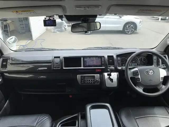 トヨタ ハイエース GL 富山県 2018(平30)年 3.6万km ホワイトパールクリスタルシャイン 〇社外ナビ/〇フルセグTV/〇バックカメラ/〇パワースライドドア（片側）/〇ETC/〇ドライブレコーダー/〇セーフティセンス/〇プリクラッシュセーフティシステム/〇レーンディパーチャーアラート/〇オートマチックハイビーム/〇社外１６インチAW/〇オートライト/〇フォグランプ/〇オートエアコン/リアクーラー/リアヒーター/〇アームレスト付きベンチシート（2列目/3列目）/〇スペースアップシート（4列目）/〇スマートエントリー/スタートシステム/〇禁煙車