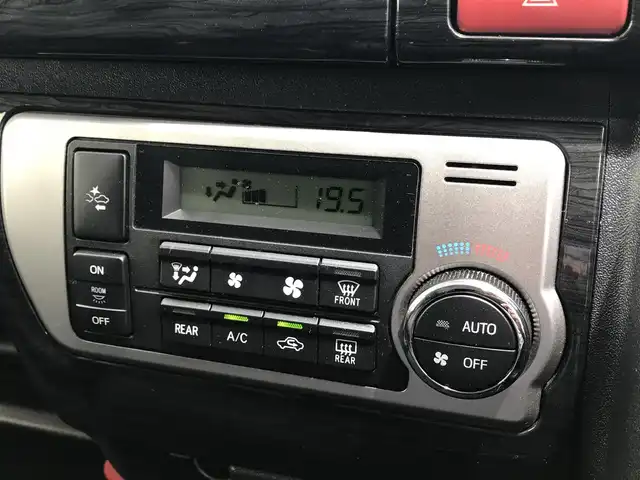 トヨタ ハイエース GL 富山県 2018(平30)年 3.6万km ホワイトパールクリスタルシャイン 〇社外ナビ/〇フルセグTV/〇バックカメラ/〇パワースライドドア（片側）/〇ETC/〇ドライブレコーダー/〇セーフティセンス/〇プリクラッシュセーフティシステム/〇レーンディパーチャーアラート/〇オートマチックハイビーム/〇社外１６インチAW/〇オートライト/〇フォグランプ/〇オートエアコン/リアクーラー/リアヒーター/〇アームレスト付きベンチシート（2列目/3列目）/〇スペースアップシート（4列目）/〇スマートエントリー/スタートシステム/〇禁煙車