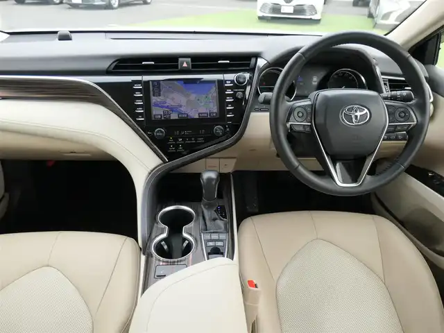 トヨタ カムリ G レザーパッケージ 千葉県 2018(平30)年 5.3万km プラチナホワイトパールマイカ Toyota Safety Sense/・プリクラッシュセーフティ/・レーンディパーチャーアラート/・オートハイビーム/・レーダークルーズコントロール/モデリスタエアロ/社外ダウンサス/ベージュレザーシート/前席パワーシート/シートヒーター/純正SDナビ/地デジTV/【BD/DVD/CD再生機能　Bluetooth接続】/バックカメラ/革巻きステアリング/ステアリングスイッチ/ETC（2.0）/LEDヘッドライト/ウインカーミラー/純正18インチアルミホイル/サイド/カーテンエアバッグ/スマートキー