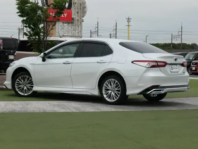トヨタ カムリ G レザーパッケージ 千葉県 2018(平30)年 5.3万km プラチナホワイトパールマイカ Toyota Safety Sense/・プリクラッシュセーフティ/・レーンディパーチャーアラート/・オートハイビーム/・レーダークルーズコントロール/モデリスタエアロ/社外ダウンサス/ベージュレザーシート/前席パワーシート/シートヒーター/純正SDナビ/地デジTV/【BD/DVD/CD再生機能　Bluetooth接続】/バックカメラ/革巻きステアリング/ステアリングスイッチ/ETC（2.0）/LEDヘッドライト/ウインカーミラー/純正18インチアルミホイル/サイド/カーテンエアバッグ/スマートキー