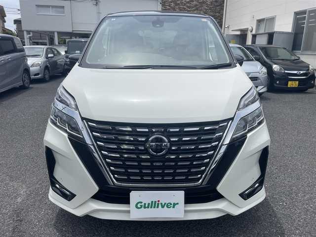 日産 セレナ ハイウェイスター V 大阪府 2022(令4)年 1.3万km ブリリアントホワイトパール 2トーン 社外SDナビ/CD.DVD.BT.フルセグ/両側パワスラ/バックカメラ/ETC/プロパイロット/スマートキー/プッシュスタート/純正フロアマット