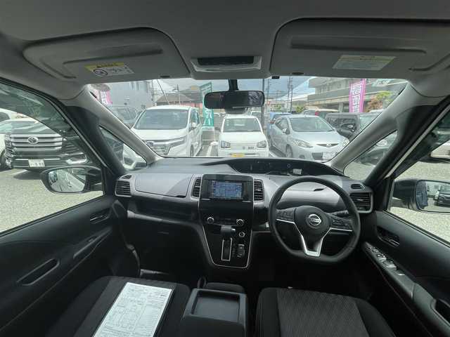 日産 セレナ ハイウェイスター V 大阪府 2022(令4)年 1.3万km ブリリアントホワイトパール 2トーン 社外SDナビ/CD.DVD.BT.フルセグ/両側パワスラ/バックカメラ/ETC/プロパイロット/スマートキー/プッシュスタート/純正フロアマット