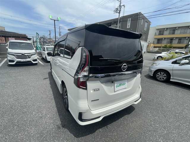 日産 セレナ ハイウェイスター V 大阪府 2022(令4)年 1.3万km ブリリアントホワイトパール 2トーン 社外SDナビ/CD.DVD.BT.フルセグ/両側パワスラ/バックカメラ/ETC/プロパイロット/スマートキー/プッシュスタート/純正フロアマット