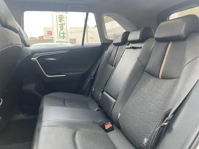 トヨタ ＲＡＶ４ ハイブリッド アドベンチャー 長崎県 2023(令5)年 1.6万km アーバンカーキ ムーンルーフ/トヨタセーフティセンス/・衝突被害軽減ブレーキ/・レーダークルーズコントロール/・レーンキープアシスト/・オートマチックハイビーム/メーカーOPナビ/フルセグTV/Bluetooth接続/バックカメラ/革シート/(シートヒーター・エアシート)/パワーシート/デジタルインナーミラー/LEDオートヘッドライト/ステアリングヒーター/ステアリングスイッチ/電子パーキング/オートホールド機能/ビルトインETC2.0/後方車両接近警報