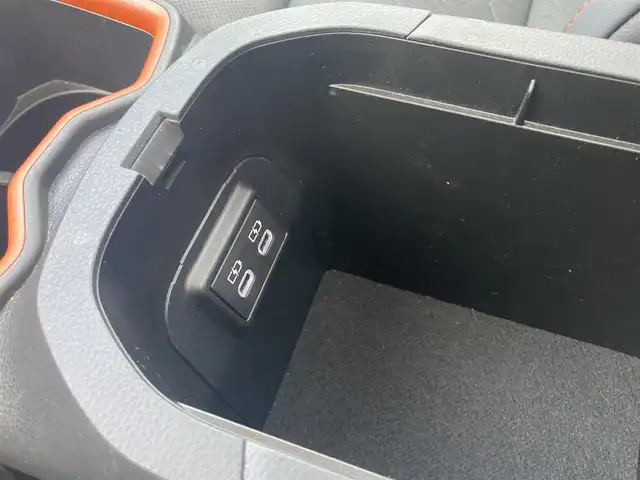 トヨタ ＲＡＶ４ ハイブリッド アドベンチャー 長崎県 2023(令5)年 1.6万km アーバンカーキ ムーンルーフ/トヨタセーフティセンス/・衝突被害軽減ブレーキ/・レーダークルーズコントロール/・レーンキープアシスト/・オートマチックハイビーム/メーカーOPナビ/フルセグTV/Bluetooth接続/バックカメラ/革シート/(シートヒーター・エアシート)/パワーシート/デジタルインナーミラー/LEDオートヘッドライト/ステアリングヒーター/ステアリングスイッチ/電子パーキング/オートホールド機能/ビルトインETC2.0/後方車両接近警報