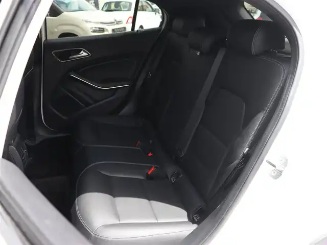 メルセデス・ベンツ ＧＬＡ２２０ 4マチック 長野県 2018(平30)年 3.7万km ポーラホワイト レーダーセーフティＰＫＧ　/黒革シート　/純正ナビＴＶ　/バックカメラ　/ＣａｒＰｌａｙ　/ディストロニック　/衝突軽減Ｂ　/ＬＫＡ　/ＢＳＭ　/シートヒーター　/パワーバックドア　/キーレスゴー　/ＬＥＤライト　/純正１８ＡW
