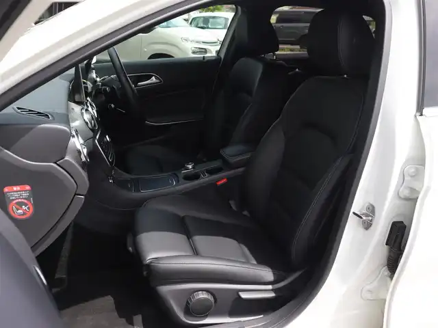 メルセデス・ベンツ ＧＬＡ２２０ 4マチック 長野県 2018(平30)年 3.7万km ポーラホワイト レーダーセーフティＰＫＧ　/黒革シート　/純正ナビＴＶ　/バックカメラ　/ＣａｒＰｌａｙ　/ディストロニック　/衝突軽減Ｂ　/ＬＫＡ　/ＢＳＭ　/シートヒーター　/パワーバックドア　/キーレスゴー　/ＬＥＤライト　/純正１８ＡW