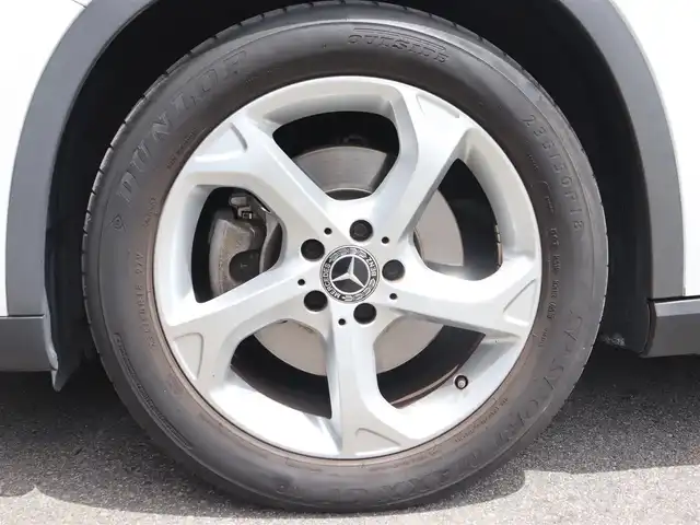 メルセデス・ベンツ ＧＬＡ２２０ 4マチック 長野県 2018(平30)年 3.7万km ポーラホワイト レーダーセーフティＰＫＧ　/黒革シート　/純正ナビＴＶ　/バックカメラ　/ＣａｒＰｌａｙ　/ディストロニック　/衝突軽減Ｂ　/ＬＫＡ　/ＢＳＭ　/シートヒーター　/パワーバックドア　/キーレスゴー　/ＬＥＤライト　/純正１８ＡW
