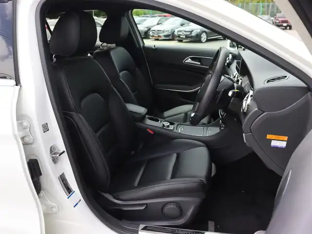 メルセデス・ベンツ ＧＬＡ２２０ 4マチック 長野県 2018(平30)年 3.7万km ポーラホワイト レーダーセーフティＰＫＧ　/黒革シート　/純正ナビＴＶ　/バックカメラ　/ＣａｒＰｌａｙ　/ディストロニック　/衝突軽減Ｂ　/ＬＫＡ　/ＢＳＭ　/シートヒーター　/パワーバックドア　/キーレスゴー　/ＬＥＤライト　/純正１８ＡW