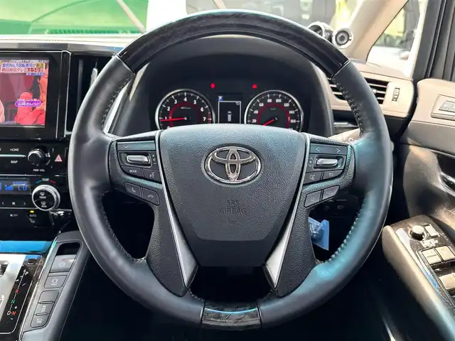 トヨタ アルファード S Cパッケージ 宮城県 2022(令4)年 2.3万km ホワイトパールクリスタルシャイン ツインムーンルーフ/デジタルインナーミラー/ブラインドスポットモニター/パーキングサポートブレーキ（後方接近車両）/スペアタイヤ/＝＝＝/セーフティセンス/・プリクラッシュセーフティ/・レーントレーシングアシスト/・ロードサインアシスト/・アダプティブハイビームシステム/・レーダークルーズコントロール（全車速追従機能付）/パーキングサポートブレーキ（前後方静止物）/純正12インチフリップダウンモニター/9インチディスプレイオーディオ/・ナビ機能付/・CD/DVDデッキ/・Bluetooth/・フルセグTV/社外ツィータースピーカー/バックカメラ/ビルトインETC/ドライブレコーダー/AC100V/100Wコンセント/パワーバックドア/両側パワースライドドア/合皮シート/シートヒーター/ベンチレーション/パワーシート（運転席メモリー機能付）/ウッドコンビステアリング/ステアリングヒーター/電動パーキングブレーキ/ブレーキホールド/3眼LEDヘッドランプ/純正18インチAW/W/サイド/カーテンエアバッグ