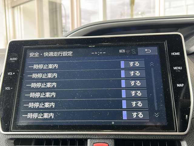 トヨタ ヴォクシー ハイブリッド ZS 煌Ⅱ 静岡県 2019(平31)年 8.2万km ブラック 【主要装備】/純正１０インチナビ　/フルセグテレビ　/純正１２インチフリップダウンモニター　/両側パワースライドドア　/純正１６インチアルミホイール　/前席シートヒーター　/ＥＴＣ　/ステアリングスイッチ　/スペアキー有り/プッシュスタート/スマートキー/クルーズコントロール/オートマチックハイビーム/プリクラッシュセーフティ