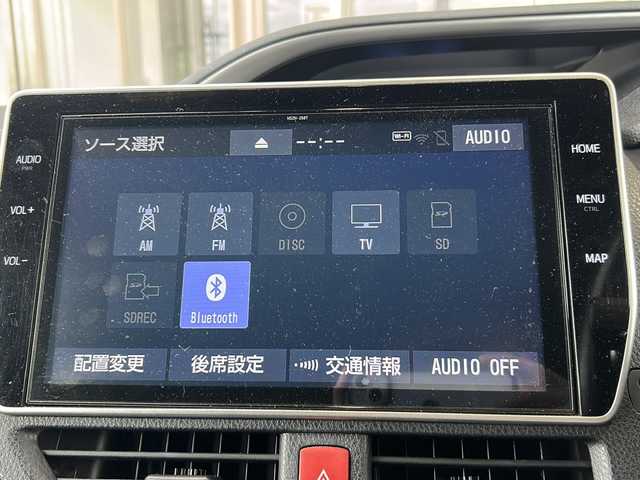 トヨタ ヴォクシー ハイブリッド ZS 煌Ⅱ 静岡県 2019(平31)年 8.2万km ブラック 【主要装備】/純正１０インチナビ　/フルセグテレビ　/純正１２インチフリップダウンモニター　/両側パワースライドドア　/純正１６インチアルミホイール　/前席シートヒーター　/ＥＴＣ　/ステアリングスイッチ　/スペアキー有り/プッシュスタート/スマートキー/クルーズコントロール/オートマチックハイビーム/プリクラッシュセーフティ