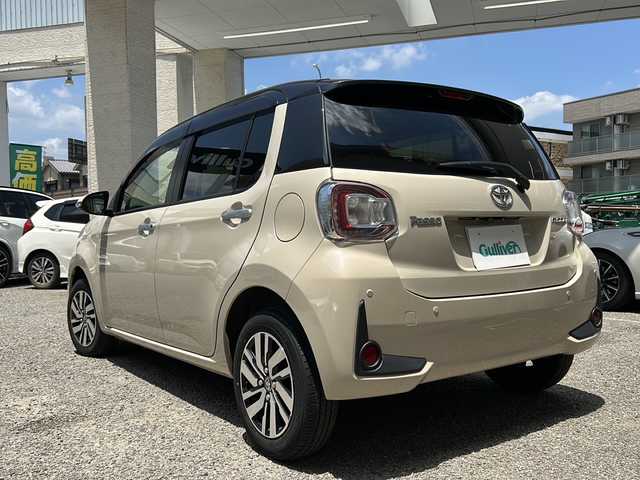 トヨタ パッソ モーダ　Gパッケージ 兵庫県 2022(令4)年 2.8万km ブラックマイカメタリック/パウダリーベージュメタリック 2トーン ワンオーナー/純正SDナビ/Bluetooth・AM/FM・CD・AUX/ワンセグTV/バックカメラ/ドライブレコーダー/アンチロック・ブレーキ・システム/衝突被害軽減システム/横滑り防止装置/盗難防止装置/レーンキープアシスト/前後コーナーセンサー/アイドリングストップ/オートライト/オートマチックハイビーム/純正アルミホイール/純正フロアマット/LEDヘッドライト/スマートキー/スペアキー×1/取扱説明書/保証書/記録簿