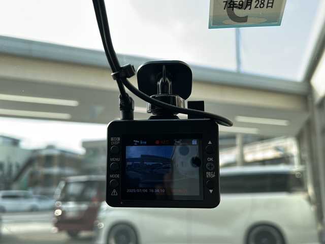 トヨタ パッソ モーダ　Gパッケージ 兵庫県 2022(令4)年 2.8万km ブラックマイカメタリック/パウダリーベージュメタリック 2トーン ワンオーナー/純正SDナビ/Bluetooth・AM/FM・CD・AUX/ワンセグTV/バックカメラ/ドライブレコーダー/アンチロック・ブレーキ・システム/衝突被害軽減システム/横滑り防止装置/盗難防止装置/レーンキープアシスト/前後コーナーセンサー/アイドリングストップ/オートライト/オートマチックハイビーム/純正アルミホイール/純正フロアマット/LEDヘッドライト/スマートキー/スペアキー×1/取扱説明書/保証書/記録簿