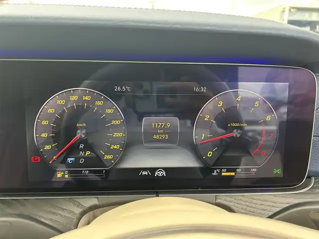 メルセデス・ベンツ Ｅ２００ クーペ スポーツ 滋賀県 2018(平30)年 4.9万km 白 Burmester/SR/レザーシート／シートヒーター/純正ナビTV／BT／USB/３６０°カメラ/電動リアゲート/ACC/BSM/LKA/HUD/純正１９インチAW