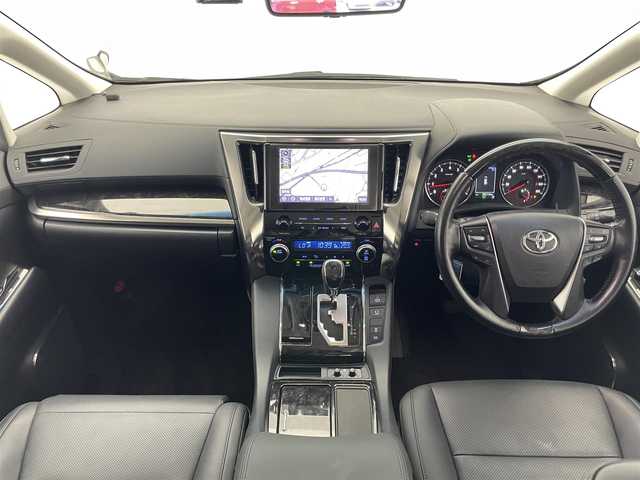 トヨタ アルファード S Cパッケージ 愛知県 2021(令3)年 4万km ホワイトパールクリスタルシャイン 純正ディスプレイナビＴＶ　ミラキャスト　ＤＶＤデッキ　ツインムーンルーフ　純正１２．１型後席モニター　電動リアゲート　バックカメラ　衝突軽減　追従クルコン　三眼ＬＥＤオートライト　ＢＳＭ　電動パーキング　両側パワースライドドア　前後ドラレコ　フォグランプ　禁煙車