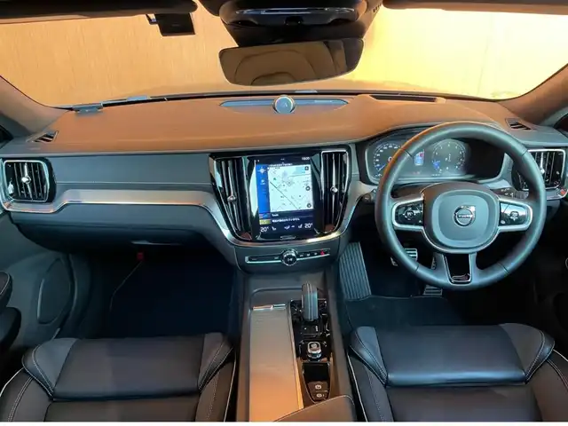 ボルボ Ｖ６０ B5 Rデザイン 愛知県 2021(令3)年 3.5万km オニキスブラックP サンルーフ/ヘッドアップディスプレイ /Bowers＆Ｗilkins /純正ナビ /フルセグTV /360度カメラ /ACC /レーンキープ/ブラインドスポット/黒半革 /全席シートヒーター /パワーバックドア /ETC /ワイヤレス充電/純正ドライブレコーダー/純正19インチアルミ/スマートキー