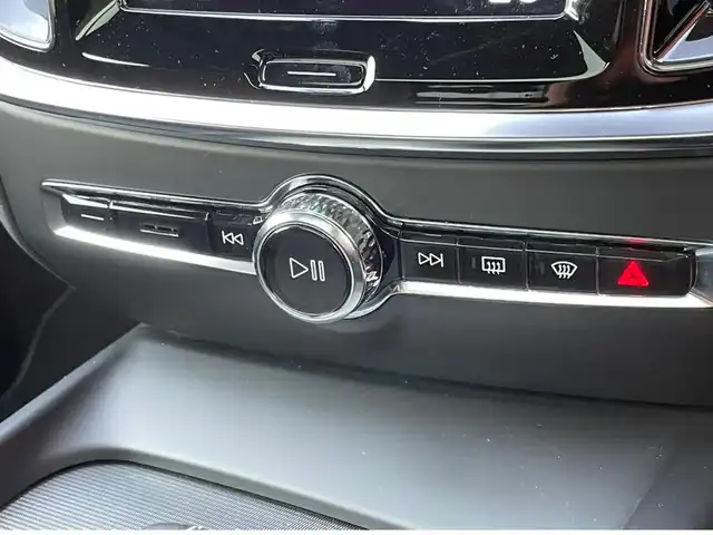ボルボ Ｖ６０ B5 Rデザイン 愛知県 2021(令3)年 3.5万km オニキスブラックP サンルーフ/ヘッドアップディスプレイ /Bowers＆Ｗilkins /純正ナビ /フルセグTV /360度カメラ /ACC /レーンキープ/ブラインドスポット/黒半革 /全席シートヒーター /パワーバックドア /ETC /ワイヤレス充電/純正ドライブレコーダー/純正19インチアルミ/スマートキー