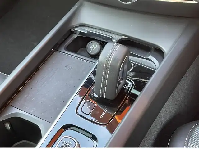 ボルボ Ｖ６０ B5 Rデザイン 愛知県 2021(令3)年 3.5万km オニキスブラックP サンルーフ/ヘッドアップディスプレイ /Bowers＆Ｗilkins /純正ナビ /フルセグTV /360度カメラ /ACC /レーンキープ/ブラインドスポット/黒半革 /全席シートヒーター /パワーバックドア /ETC /ワイヤレス充電/純正ドライブレコーダー/純正19インチアルミ/スマートキー