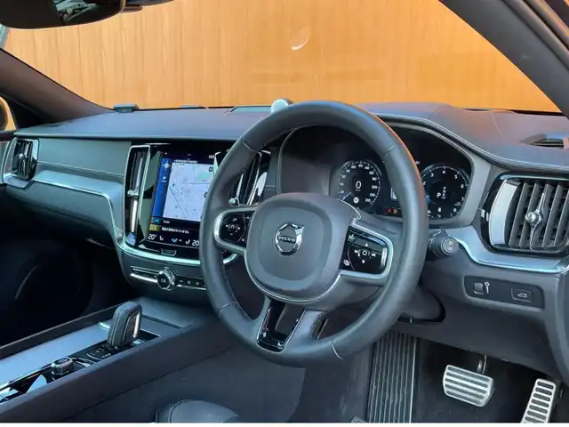 ボルボ Ｖ６０ B5 Rデザイン 愛知県 2021(令3)年 3.5万km オニキスブラックP サンルーフ/ヘッドアップディスプレイ /Bowers＆Ｗilkins /純正ナビ /フルセグTV /360度カメラ /ACC /レーンキープ/ブラインドスポット/黒半革 /全席シートヒーター /パワーバックドア /ETC /ワイヤレス充電/純正ドライブレコーダー/純正19インチアルミ/スマートキー