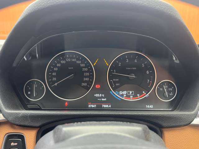 ＢＭＷ ４３５ｉ カブリオレ 千葉県 2016(平28)年 3.8万km アルピンホワイトⅢ ＡＣＣ　/茶革シート　/ＨＵＤ　/ナビ　/ＴＶ　/ＤＶＤ再生　/Ｂｌｕｅｔｏｏｔｈ接続　/Ｂカメラ　/電動シート　/シートヒーター　/スマートキー　/パーキングアシスト　/ＬＥＤライト　/衝突軽減ブレーキ　/ＬＫＡ　/ＥＴＣ