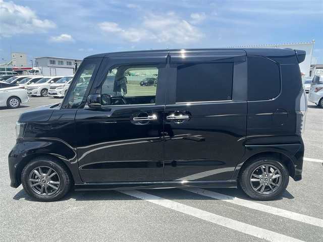 ホンダ Ｎ ＢＯＸ G EX ホンダセンシング 熊本県 2017(平29)年 10.6万km クリスタルブラックパール (株)IDOMが運営する【じしゃロン熊本店】の自社ローン専用車両になりますこちらは現金またはオートローンご利用時の価格です。自社ローンご希望の方は別途その旨お申付け下さい /純正8インチSDナビ【VXU-185NBi】/（フルセグTV・Bluetooth・USB・AUX・DVD・CD・AM/FM）/ビルトインETC/ステアリングスイッチ/両側パワースライドドア/クルーズコントロール/衝突軽減ブレーキ/横滑り防止装置/レーンアシスト/ISOFIX/カーテンエアバック/電動格納ウィンカーミラー/ドアバイザー/純正LEDヘッドライト/純正フロアマット/社外13インチホイール