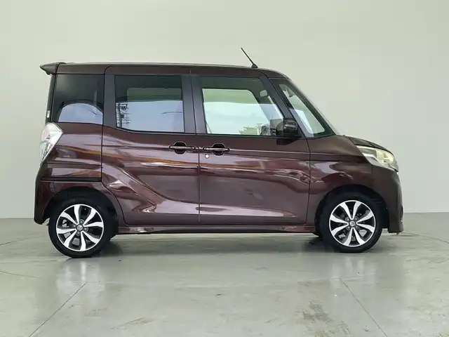 日産 デイズ ルークス ハイウェイスターX Gパッケージ 愛知県 2016(平28)年 4.2万km モカブラウンP 純正ナビ/・Ｂｌｕｅｔｏｏｔｈ/・フルセグテレビ/・ＣＤ/ＤＶＤ/全方位モニター　/衝突軽減ブレーキ/両側パワースライドドア/前後ドライブレコーダー/スマートキー/純正フロアマット/純正１５インチアルミホイール