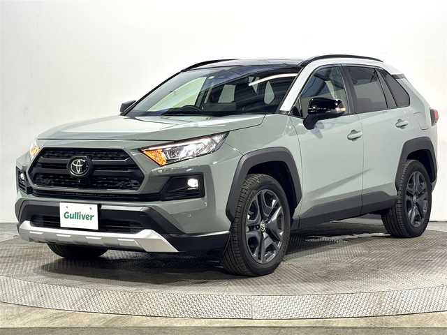 トヨタ ＲＡＶ４ アドベンチャー 大阪府 2023(令5)年 0.6万km アッシュグレーメタリック/アーバンカーキ サンルーフ　黒革シート　純正ナビＴＶ　３６０カメラ　パワーシート／ヒーター／エアコン　電動リアゲート　衝突軽減　レーダーＣ　ＢＳＭ　クリアランスソナー　ダウンヒルアシスト　ルーフレール　４ＷＤ