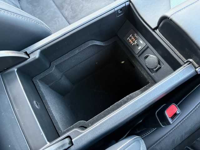 レクサス ＲＸ 450h 大阪府 2020(令2)年 2.6万km グラファイトブラックガラスフレーク 純正12型ナビ/フルセグ/バックカメラ/ヘッドアップディスプレイ/レクサスセーフティーシステム/電動リアゲート/パワーシート/純正アルミホイール/MT付AT/ETC2.0/LEDヘッドライト/プッシュスタート/スマートキー×2
