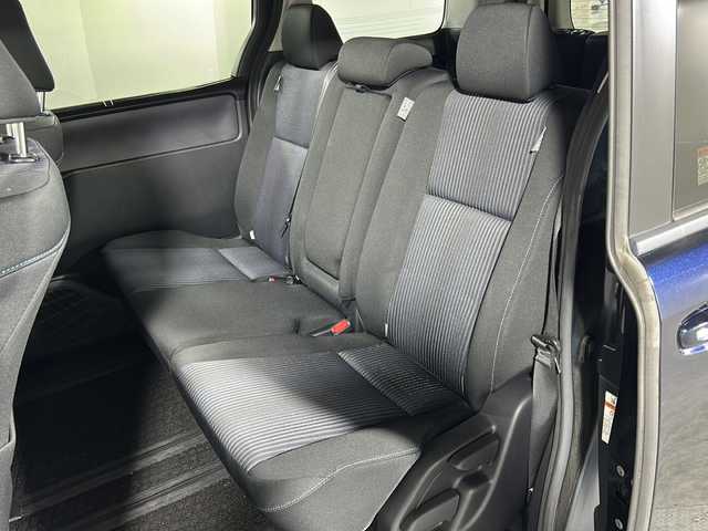 トヨタ ヴォクシー ZS 沖縄県 2014(平26)年 5.6万km ブラッキッシュアゲハガラスフレーク 禁煙車/8人乗り/両側パワースライドドア/純正ナビ　NSZT-W62G/【CD/DVD/フルセグTV/BT】/WAC/バックカメラ/ドライブレコーダー/ビルトインETC/横滑り防止装置/サンシェード/プッシュスタート/スマートキー/スペアキー