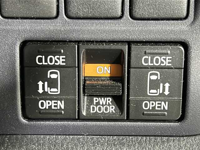 トヨタ ヴォクシー ZS 沖縄県 2014(平26)年 5.6万km ブラッキッシュアゲハガラスフレーク 禁煙車/8人乗り/両側パワースライドドア/純正ナビ　NSZT-W62G/【CD/DVD/フルセグTV/BT】/WAC/バックカメラ/ドライブレコーダー/ビルトインETC/横滑り防止装置/サンシェード/プッシュスタート/スマートキー/スペアキー